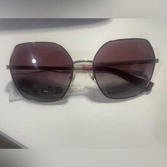 NEW Ralph by Ralph Lauren Polarized Sunglasses - Picture 6 of 7